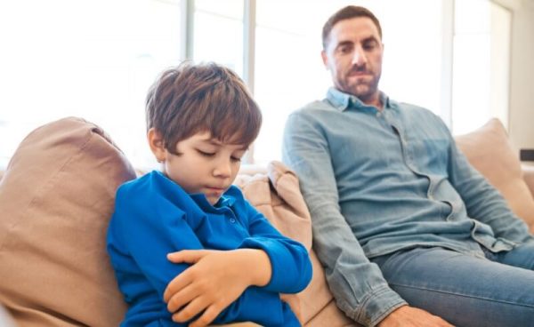 ฝันว่าทะเลาะกับพ่อหนีออกจากบ้าน