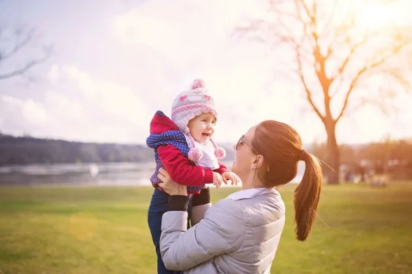 ฝันว่าได้อุ้มลูกคนอื่น - punlekded