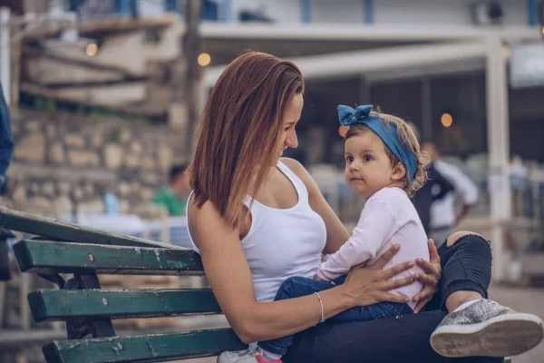 ฝันว่าได้อุ้มลูกสาวคนอื่น - punlekded