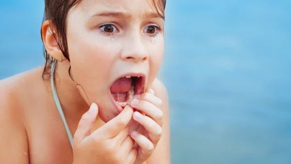 ฝันว่าฟันหลุด1ซี่บนซ้าย