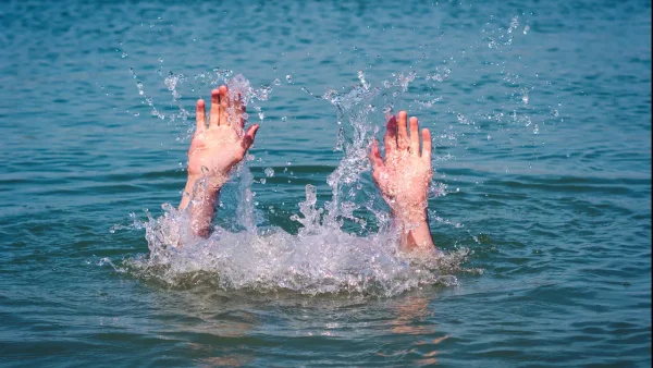 ฝันเห็นคนจมน้ำเสียชีวิต