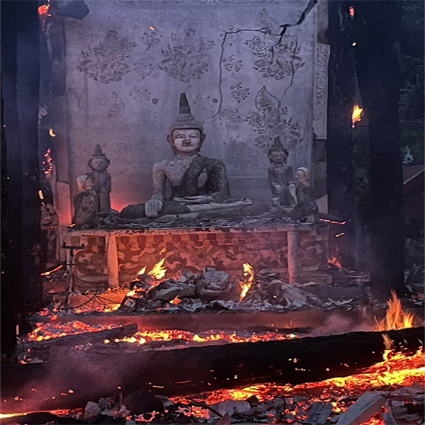 ไฟไหม้โบสถ์ไม้