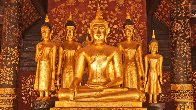 ฝันเห็นพระแก้วมรกต หวยบนดิน - "Dream of seeing the Emerald Buddha, lottery numbers on the ground"