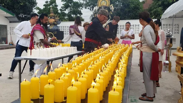 จุดเทียนแก้บน