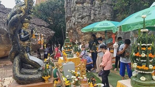 หวังได้โชคใหญ่ปู่มุจลินท์-เจ้าแม่ตะเคียน -Hope "to get great luck from Grandfather Mucalin"