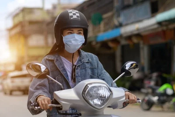 ฝันว่าขี่จักรยายนต์-punlekded