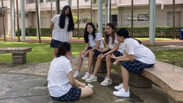 ฝันเห็นเพื่อนผู้หญิงสมัยเรียน-punlekded