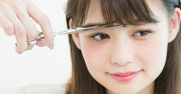 ตัดผมหน้าม้าให้เข้ากับหน้า-''Cut your bangs to suit your face''