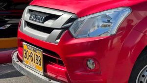 นายกนั่งรถแดงเชียงใหม่-"Chiang Mai red car"
