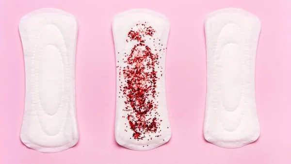 ฝันว่าเป็นเมนส์เลือดไหล -"Dreamed of bleeding menstruation"