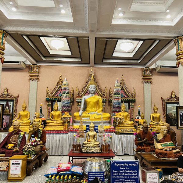 แก้บนพระเงินพระทอง วัดสว่าง-"Make a vow to the Ngern Phra Thong Buddha amulet, Wat Sawang."