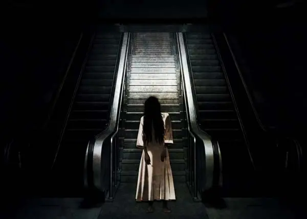 ฝันเห็นคนตาย ฝันเกี่ยวกับคนตาย-"Dream about dead people. Dream about dead people."