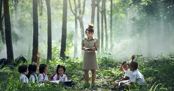 ฝันเห็นอาจารย์ และ เพื่อน-"Dreaming about teachers and friends"