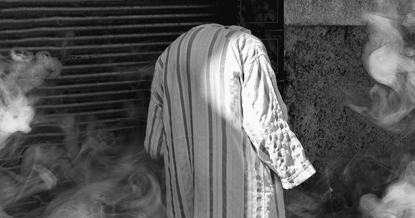 ฝันว่าตัวเองคอขาด - "I dreamed that my neck was broken."