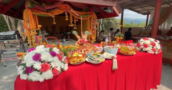 ลุ้นเลขเด็ด แก้บนศาลเจ้าพญางูใหญ่-"Win lucky numbers to make a vow at the Phaya Ngu Yai Shrine."