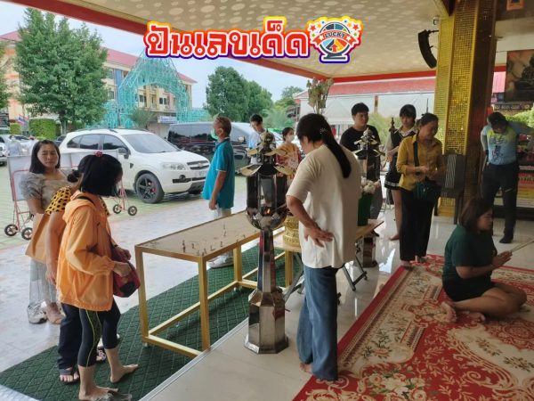 วัดไผ่ล้อม -"Phai Lom Temple"